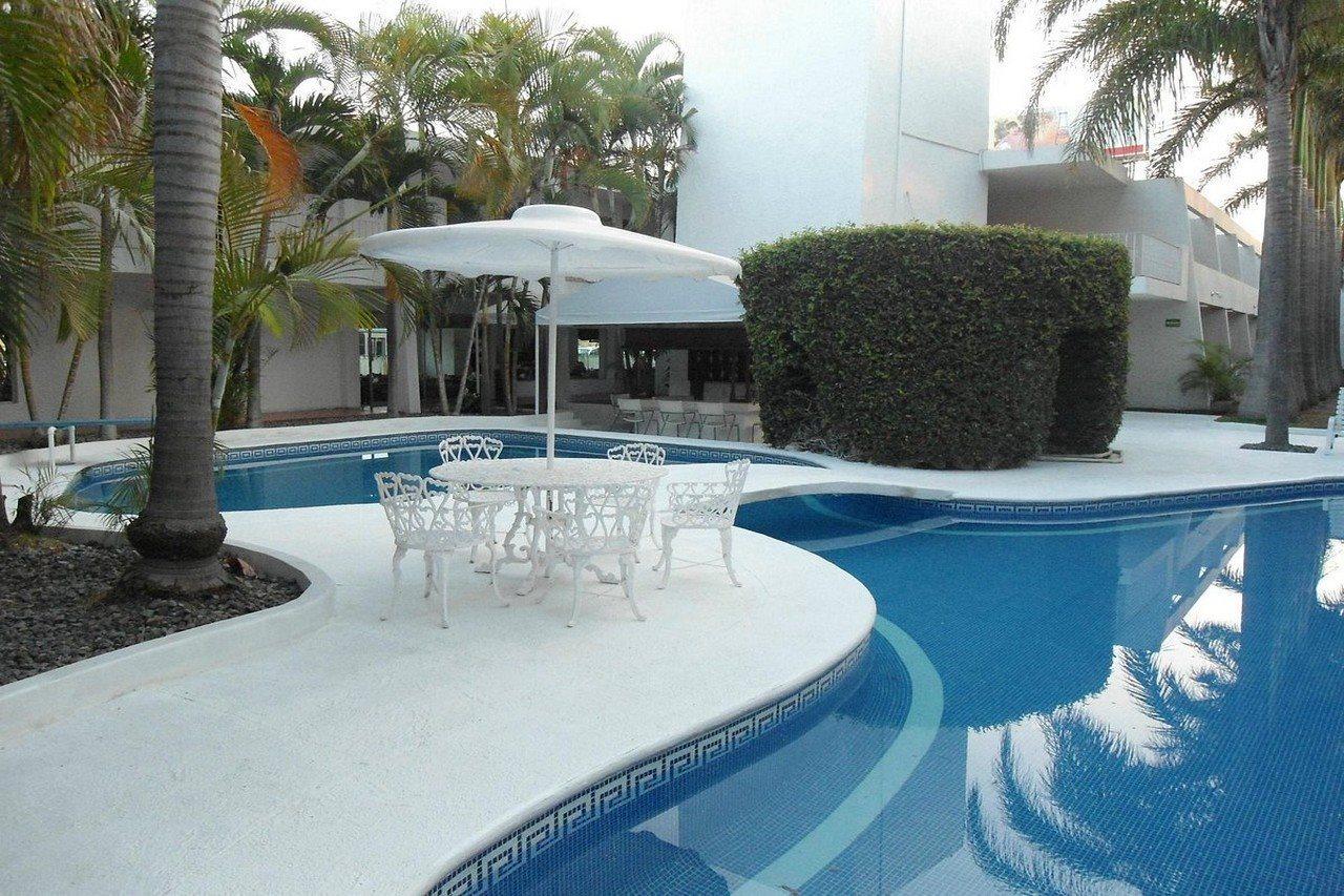Hotel Suites Del Real ซาโปปัน ภายนอก รูปภาพ