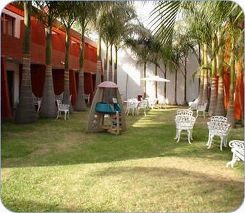 Hotel Suites Del Real ซาโปปัน ภายนอก รูปภาพ